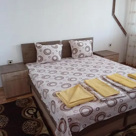 Къща за гости петрови 2*