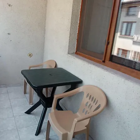 за гости петрови Приморско