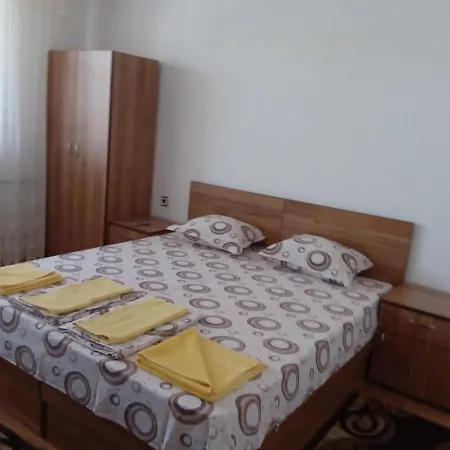 за гости петрови Πανσιόν 2*